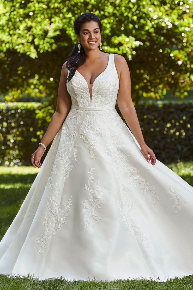 Classic A-Line Wedding Gown with Pockets Natalie