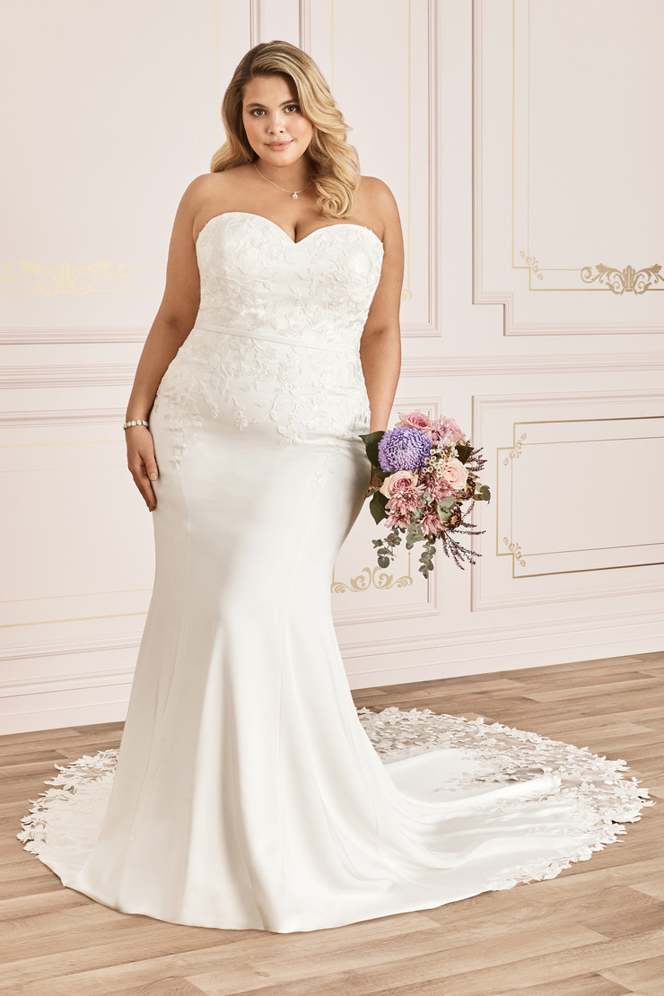 Chic Crepe Wedding Gown with Lace Train Pippa