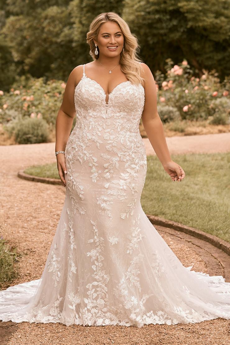 Plus Size Fit and Flare Lace Wedding Dress Valentina